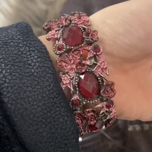 Ruby red bracelet at The Salvation Army Thrift Store - Brampton South | Anna jewelry haul